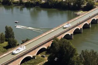 moissac canal bridge 1