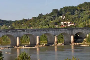 agen canal bridge 1